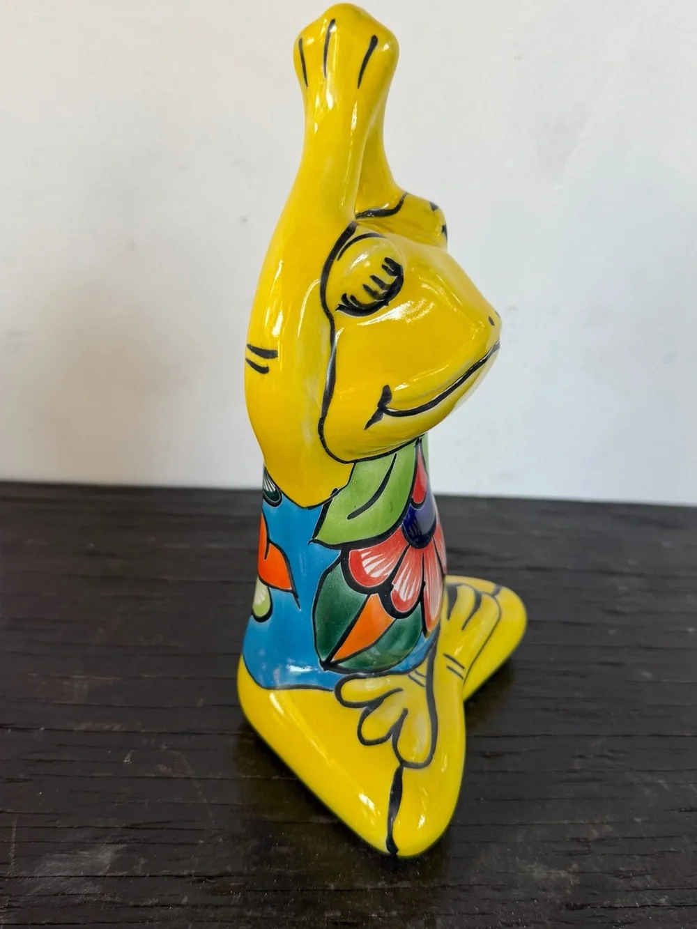 Hand-Painted Yellow Talavera Yoga Frog Statue – Decorative Home Accent